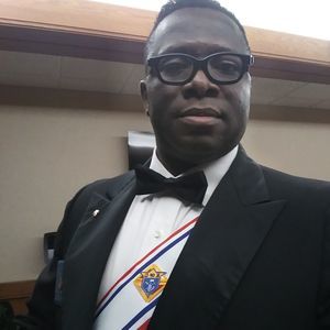 Meet your Posher, Victor